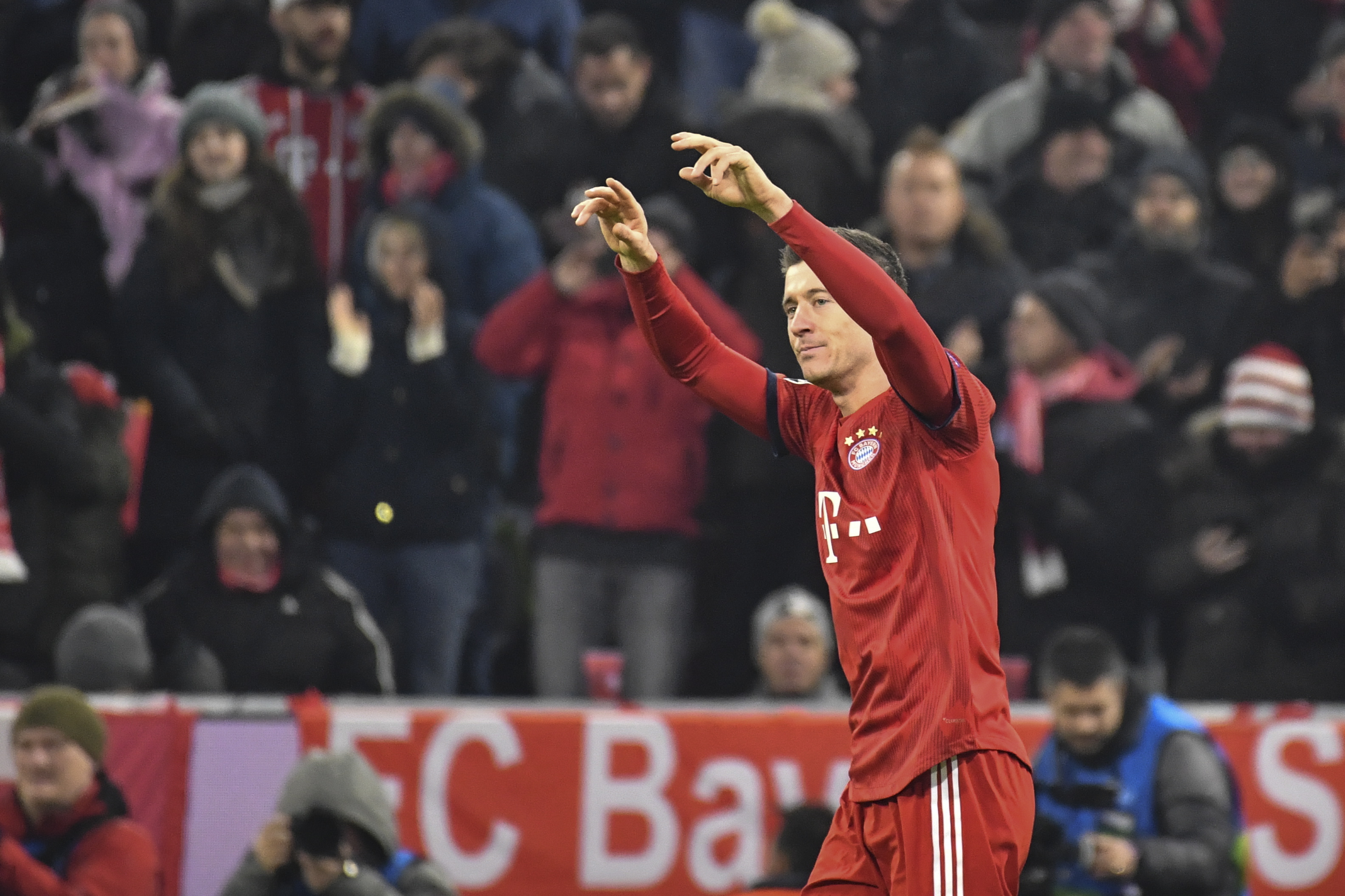 里程碑夜!本菲卡防线松动,CBA常规赛今夜刷纪录,底气十足,训练强度明显提升的简单介绍 里程碑夜!本菲卡防线松动,CBA常规赛今夜刷纪录,底气十足,训练强度明显提升的简单介绍