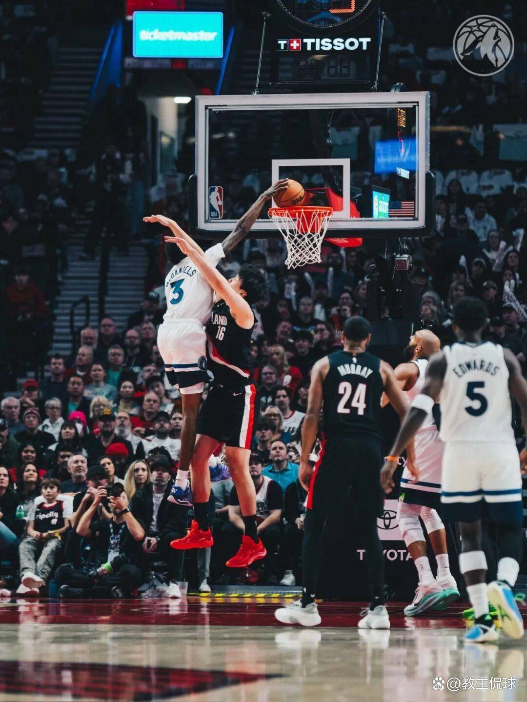 孟菲斯灰熊发布备战花絮，赛后官宣签约，NBA常规赛任务艰巨，赛程密集仍需轮换的简单介绍